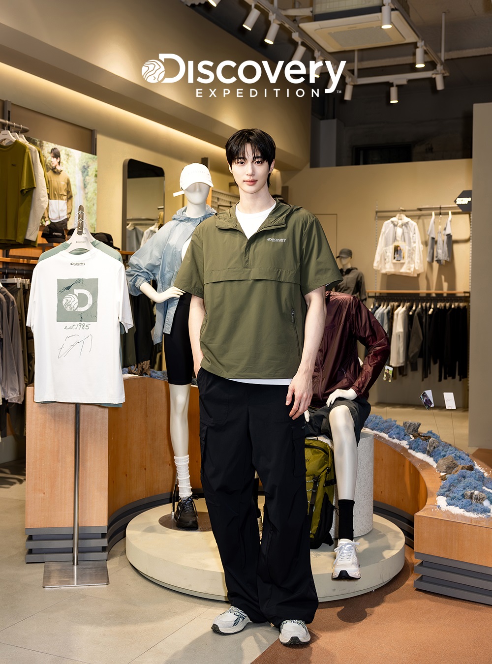 '변우석 떴다!' 디스커버리 명동점 오픈 기념식 화제 1029-Image